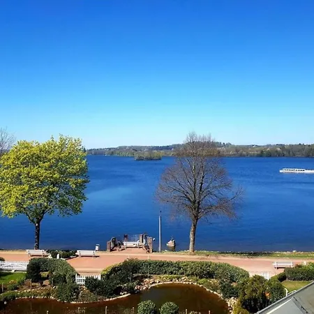 Ruhige Ferienwohnung Mit Direktem Seeblick & Balkon Am Dieksee شقة *