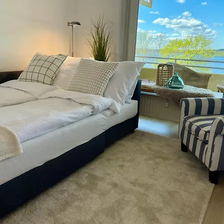 شقة Ruhige Ferienwohnung Mit Direktem Seeblick & Balkon Am Dieksee *