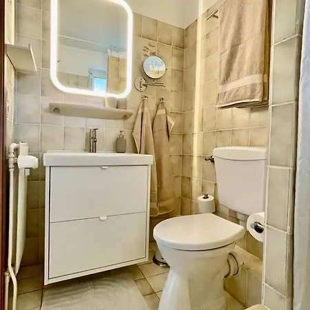 Ruhige Ferienwohnung Mit Direktem Seeblick & Balkon Am Dieksee