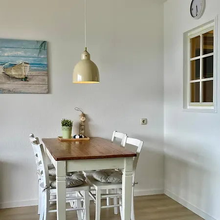 Ruhige Ferienwohnung Mit Direktem Seeblick & Balkon Am Dieksee * مالينتي