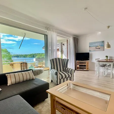 Ruhige Ferienwohnung Mit Direktem Seeblick & Balkon Am Dieksee شقة