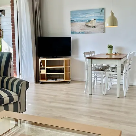 شقة Ruhige Ferienwohnung Mit Direktem Seeblick & Balkon Am Dieksee