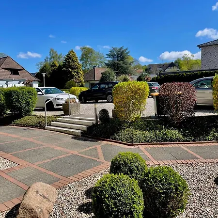 Ruhige Ferienwohnung Mit Direktem Seeblick & Balkon Am Dieksee شقة *